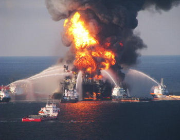 В Мексиканском заливе затонула нефтяная платформа  Deepwater Horizon