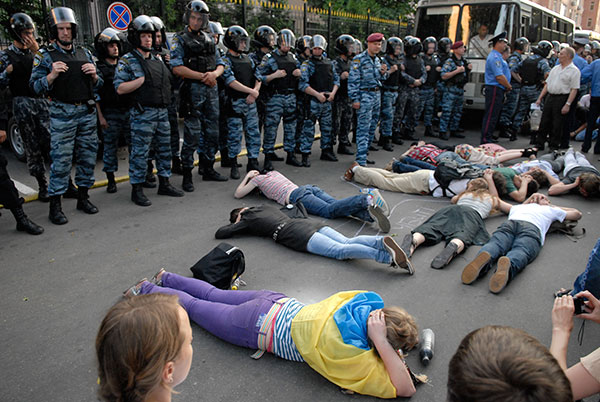 Смерть студента в киевской милиции Украины вызвала массовый протест. Фоторепортаж