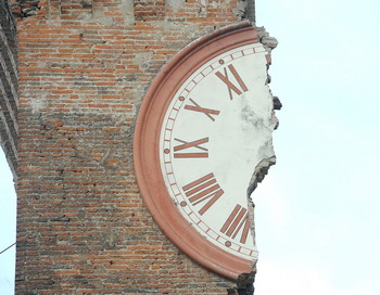  Землетрясение магнитудой в 6 баллов произошло в северной Италии и повредило многие исторические здания. Фото: Roberto Serra/Iguana. Getty Images News