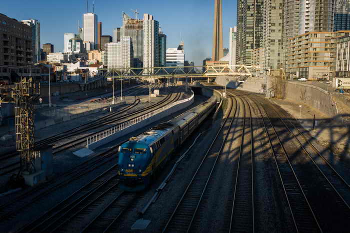 В понедельник в Канаде были арестованы два террориста, которые собирались взорвать поезд, следующий из Торонто в Нью-Йорк. Фото: Ian Willms/Getty Images