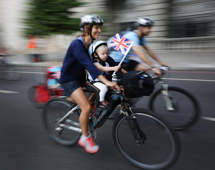 50 тысяч велосипедистов проехались по центру Лондона