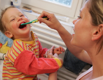 Чистка зубов. Фото: Sean Gallup/Getty Images