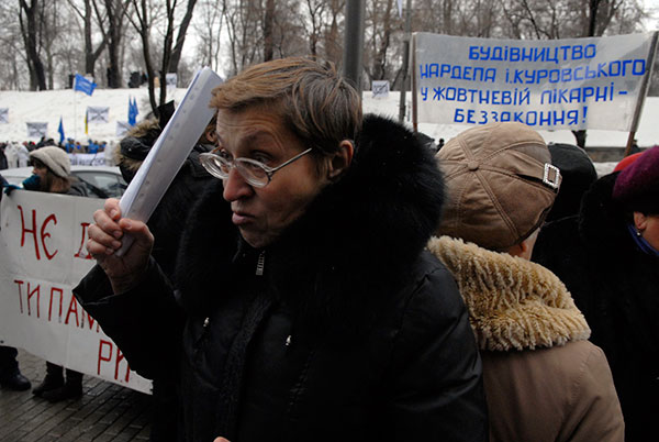 Пикетирование Кабинета Министров Украины против незаконной застройки Киева состоялось 12 января 2010   года. Фото: Владимир Бородин/Великая Эпоха/The Epoch Times