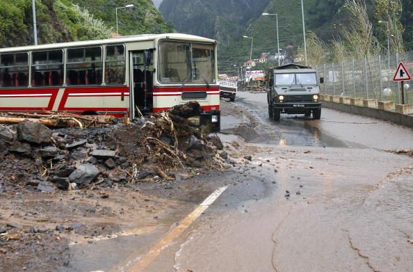 На острове Мадейра количество жертв наводнения и оползней составило около 40 человек. Фоторепортаж