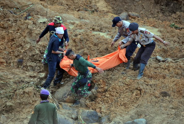 Оползень в Индонезии: погибли свыше 40 человек. Фоторепортаж