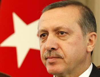 Турецкие власти ведут напряженные переговоры с военными