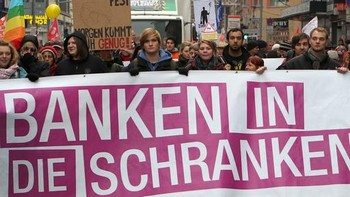 Демонстранты во Франкфурте требуют ограничения влияния банков. Фото: tagesschau.de