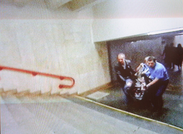 Теракт в минском метро:  списки пострадавших и погибших. Фоторепортаж. Фото: SERGEY BALAY, VIKTOR DRACHEV, ONT/AFP/Getty Images