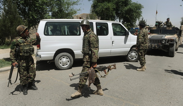 Фоторепортаж с места взрыва в военном госпитале в Кабуле, Афганистан