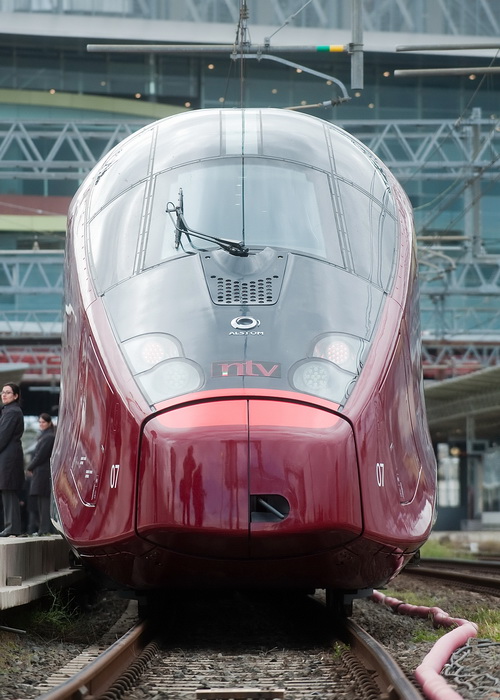 Новый поезд итальянской железнодорожной компании NTV прибывает в Рим на станцию Тибуртина. Фото: Giorgio Cosulich/Getty Images