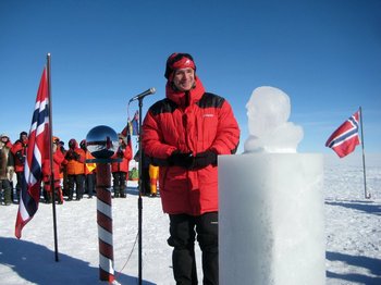Юбилей Амундсена празднуют на Южном полюсе
