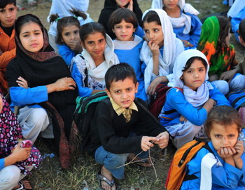 Школьники в Пакистане. Фото: FAROOQ NAEEM/AFP/Getty Images