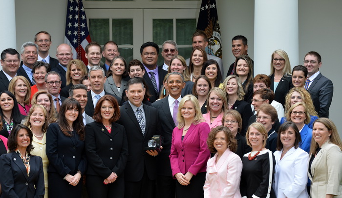 Национального учителя года США поздравил президент в Белом доме