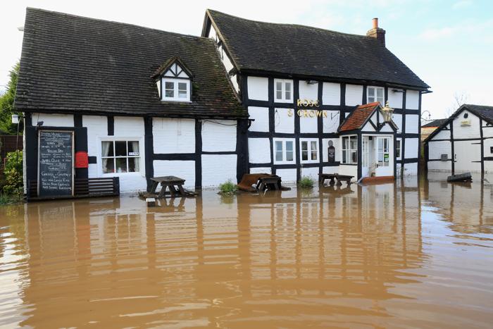 Дожди в Великобритании привели к наводнениям