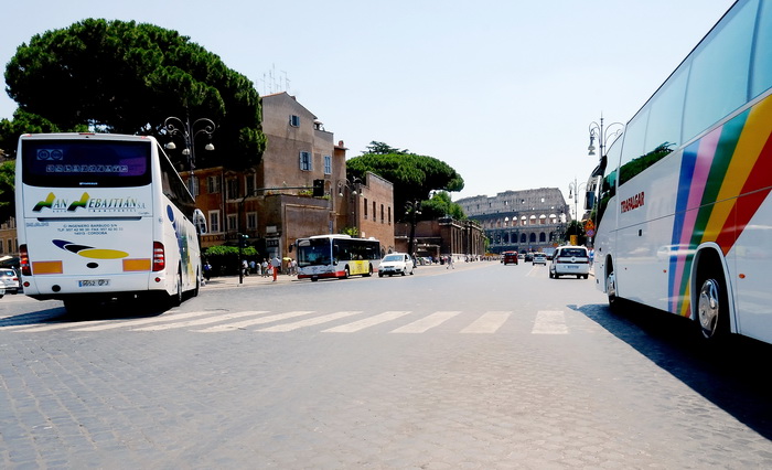 Рим: территория вокруг Колизея освобождается от транспорта