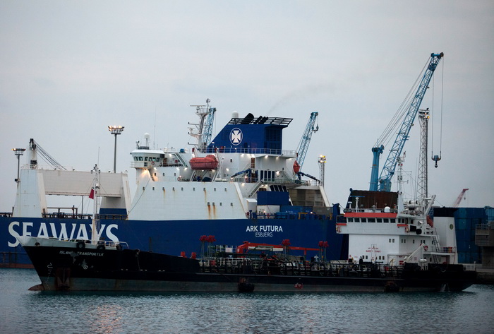 Первое судно с отравляющими веществами вышло из сирийского порта Латакия. Фото: Andrew Caballero-Reynolds/Getty Images