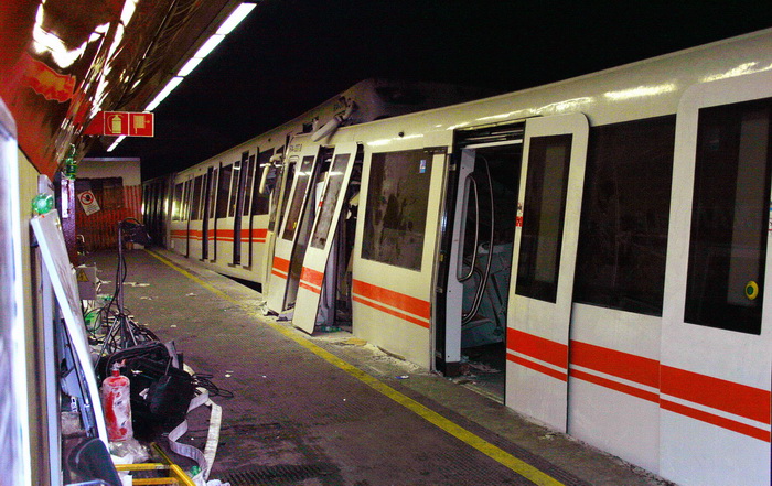 Два поезда метро столкнулись в Риме. Фото: AFP/Getty Images