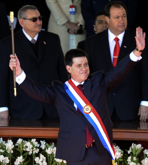 Консерватор Картес принял присягу в качестве президента Парагвая