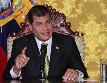 Президент Эквадора согласился на проведение референдума по добыче нефти