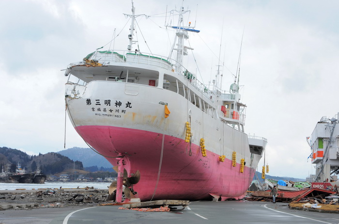 В Японии символ цунами 2011 года отправили на металлолом