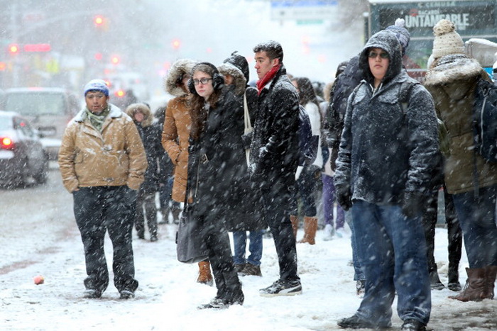 В Нью-Йорке должно выпасть до 35 см снега, что значительно больше, чем при недавней снежной буре, прошедшей в начале этого года. Фото: Spencer Platt/Getty Images