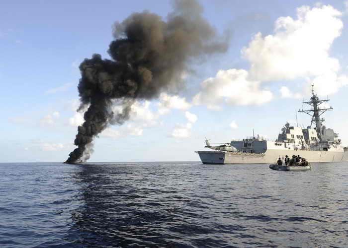 У побережья Сомали постоянно несут службу от 22 до 30 военных кораблей из разных стран. Фото: Cassandra Thompson/U.S. Navy via Getty Images 