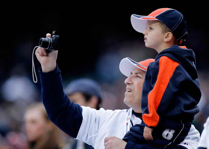 Отец и сын. Фото: Gregory Shamus/Getty Images 