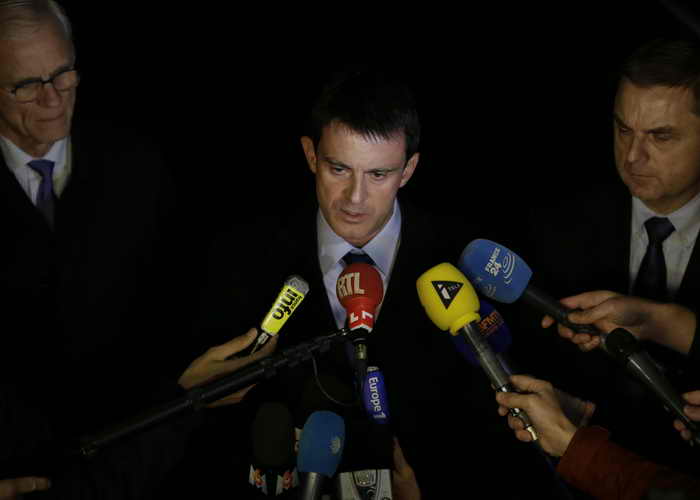  Париж. Министр внутренних дел Франции Мануэль Вальс дает пресс-конференцию в связи с арестом подозреваемого. Фото: KENZO TRIBOUILLARD/AFP/Getty Images