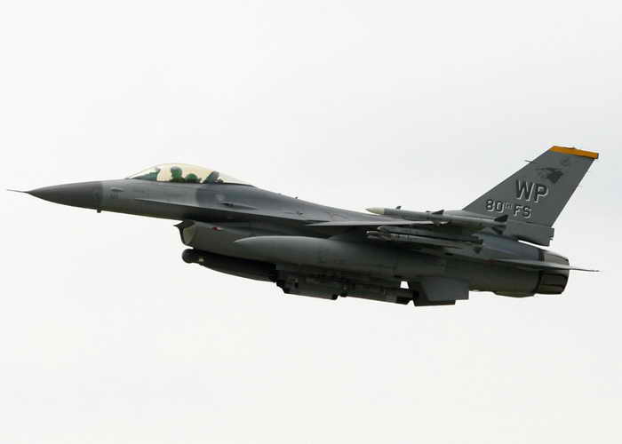 Истребители F-16. Фото: Chung Sung-Jun/Getty Images