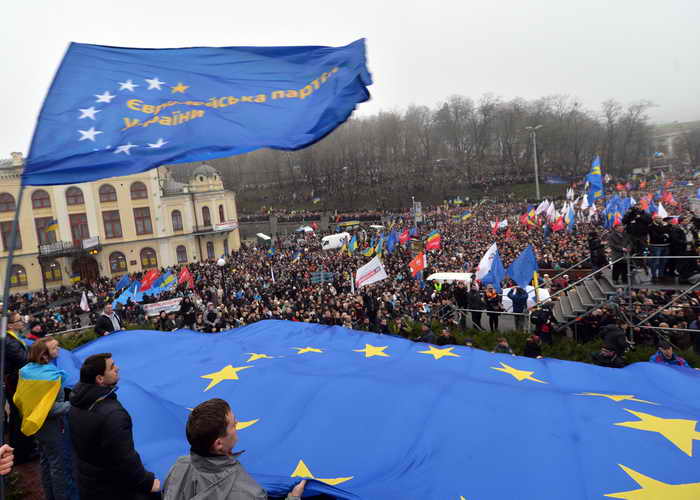 В Киеве началась бессрочная акция в поддержку вступления Украины в Евросоюз. Фото: ANATOLIY STEPANOV/AFP/Getty Images 