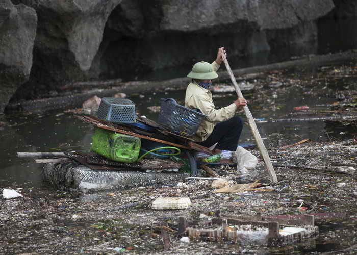  Во Вьетнаме 19 человек стали жертвами наводнения. Фото: Tim Barker/Getty Images   