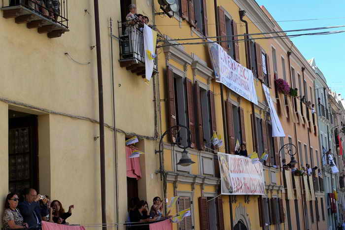 В Италии вдвое увеличилось число бедных людей. Фото: ALBERTO PIZZOLI/AFP/Getty Images