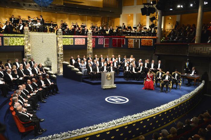 Нобелевскую премию 2013 вручили в Стокгольме