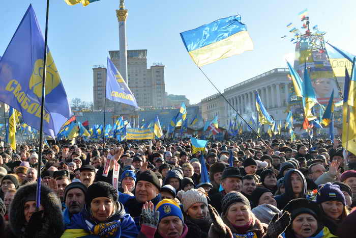 Майдан продолжает требовать отставки Виктора Януковича
