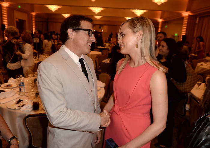 Знаменитости побывали на вечере Голливудской ассоциации иностранной прессы-2013