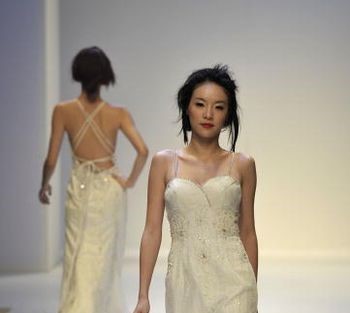 Коллекция женской одежды представленная на показе мод в Гонконге. Фото: Getty Images | Epoch Times Россия