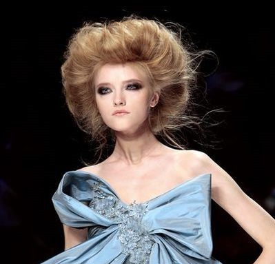 Утонченная и элегантная коллекция от Elie Saab на неделе Высокой моды в Париже от Elie Saab. Фото: AFP / FRANCOIS GUILLOT | Epoch Times Россия