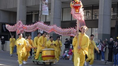 Парад ежегодного праздника Святого Патрика в Торонто