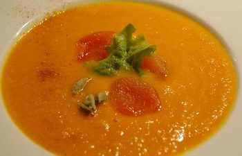 Морковный суп с кардамоном