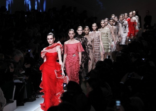 Коллекция Valentino на Неделе моды в Париже Фото: Francois Guillot/AFP/Getty Images | Epoch Times Россия