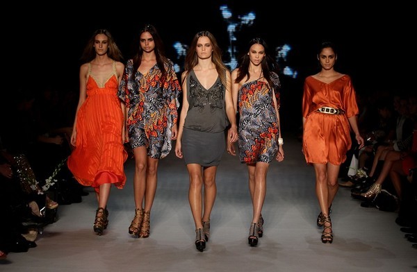 Коллекция от Hussy на австралийской Неделе моды весна-лето 2010/11. Фото: Getty Images  | Epoch Times Россия