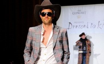 Мода 2011. Dressed To Kilt: модный показ  в шотландском стиле