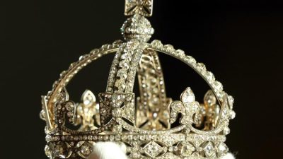 Ювелирные изделия к празднованию юбилея правления королевы Елизаветы II