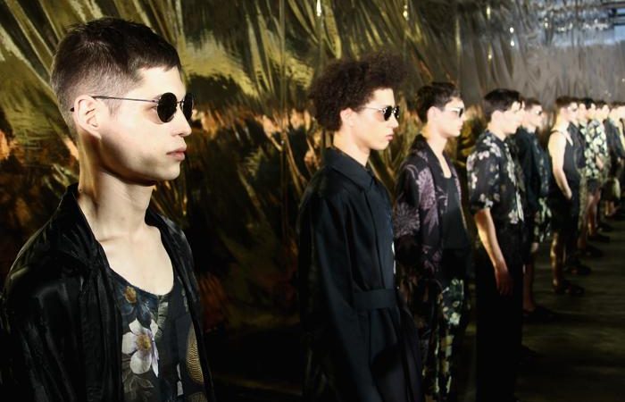 Показ бренда Dries van Noten сезона весна-лето 2014 прошёл в Париже на Неделе мужской моды
