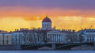 Похолодание в Петербурге продолжается, без зимней спецодежды не обойтись