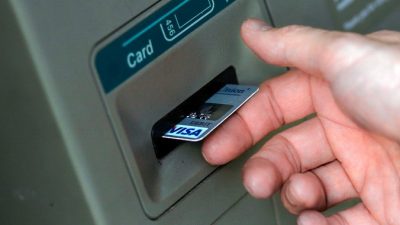 Московская полиция предотвратила кражу денег с банковских карт