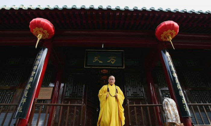 Ши Юнсинь, настоятель храма Шаолинь. Фото: Cancan Chu / Getty Images) | Epoch Times Россия
