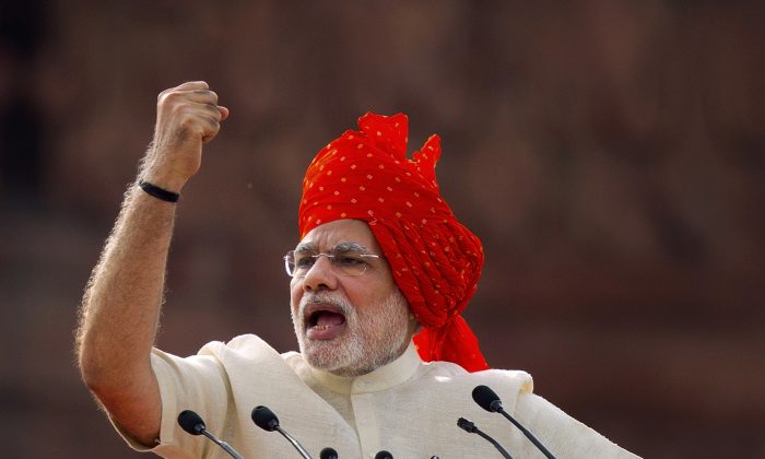 Премьер-министр Индии Нарендра Моди обращается к нации в День независимости страны в Нью-Дели, Индия, в пятницу, 15 августа 2014 г. (AP Photo / Saurabh Das) | Epoch Times Россия