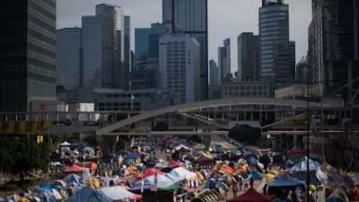 Власти Гонконга намерены окончательно избавиться от протестующих