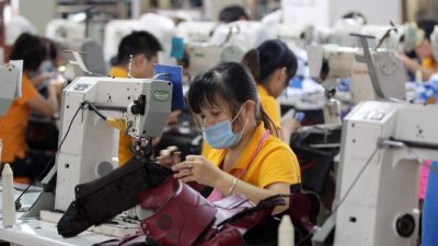 В Китае сокращается производство и растёт безработица